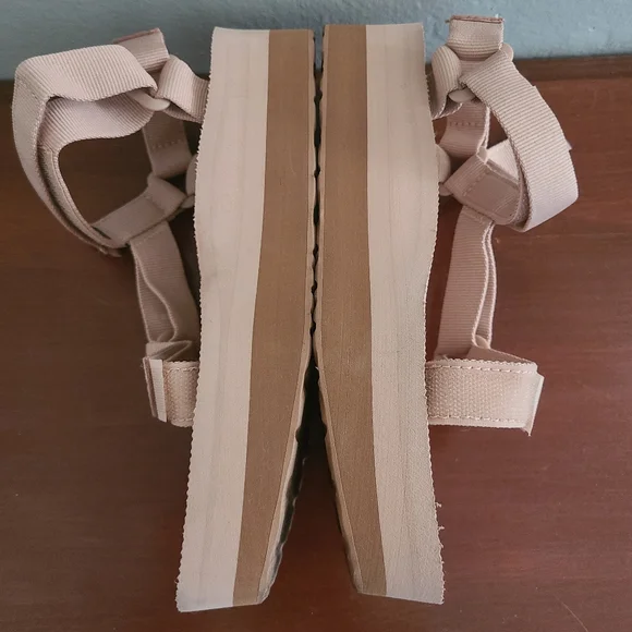 Women's Tan Sandals - Picture 4 of 5